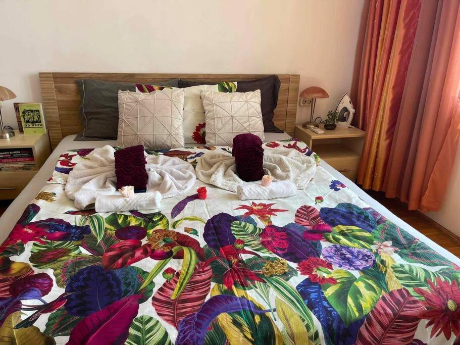 Beachfront Gem In Varna Center Екстериор снимка