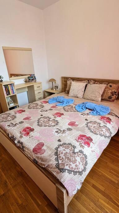 Beachfront Gem In Varna Center Екстериор снимка