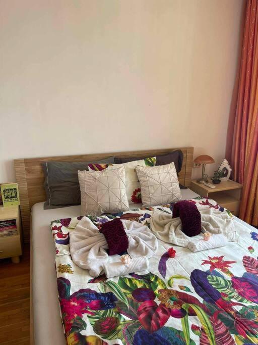Beachfront Gem In Varna Center Екстериор снимка